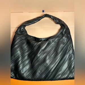 WALTER BAKER Leather Shoulder bag -Hobo style !!